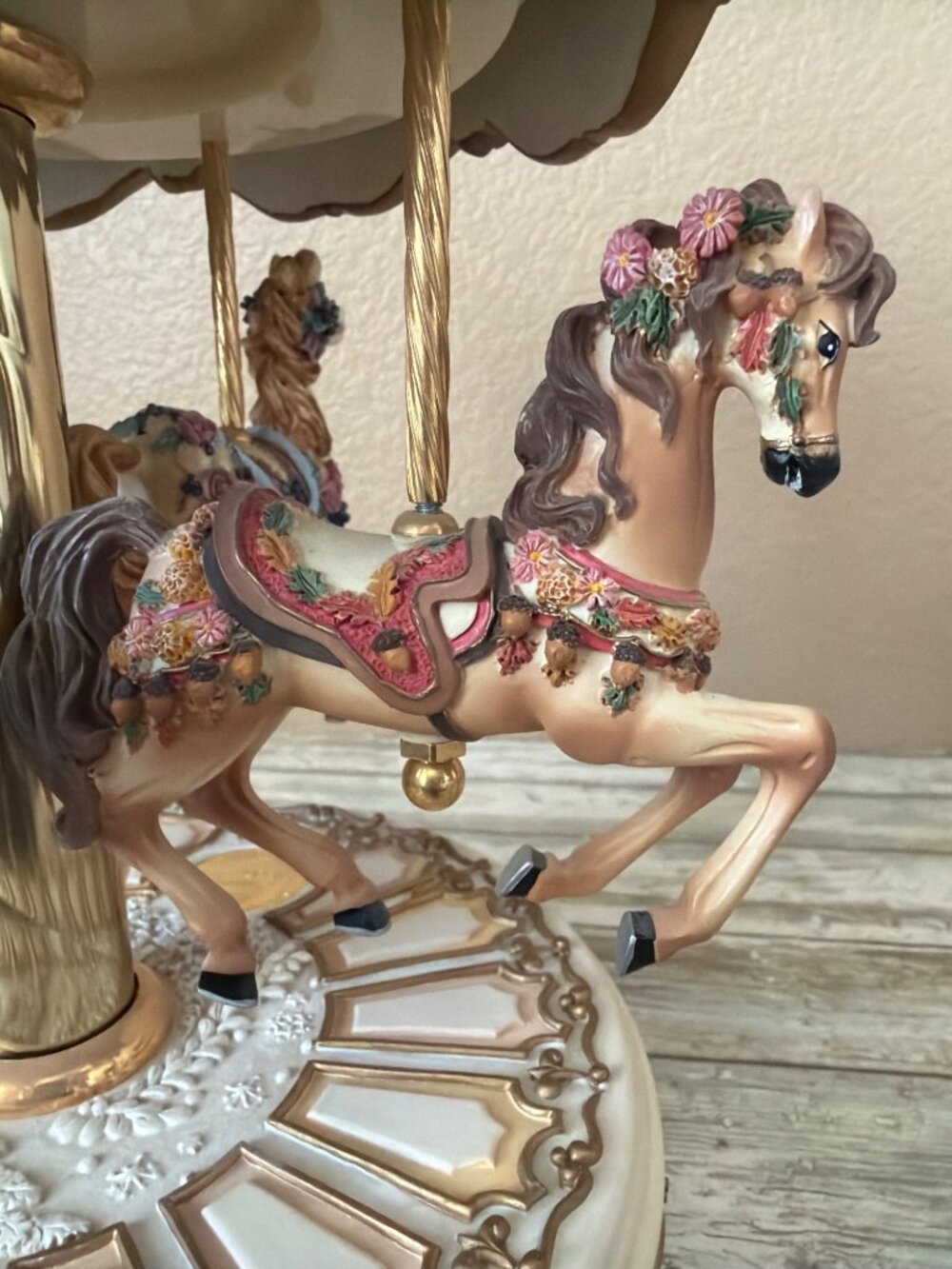 San Francisco Music Box Ltd Ed 4-Horse Carousel Color of Wind E Kamysz w/FLAWS - Picture 8 of 16